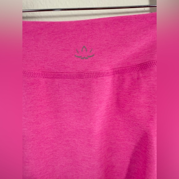 BEYOND YOGA Dare To Flare Skirt Skort in Spacedye Pink Size Small - Picture 7 of 11
